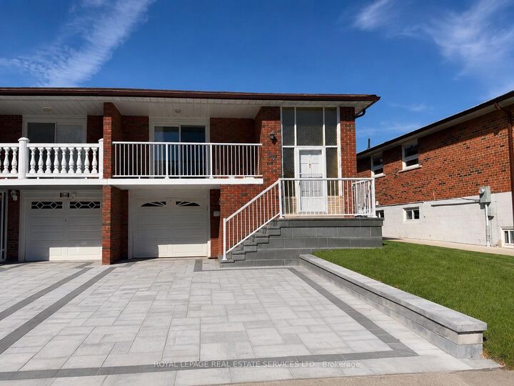 Photo de la propriété:  66 Terryhill Crescent Upper  ON M1S 3X5 