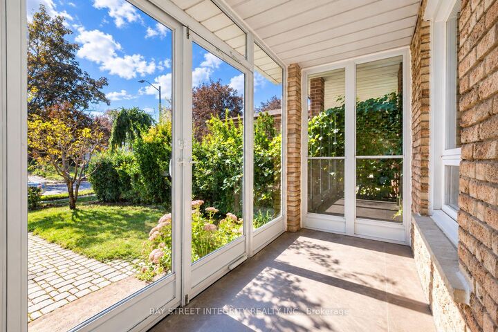 Property Photo:  12 Charnwood Place  ON L3T 5H3 