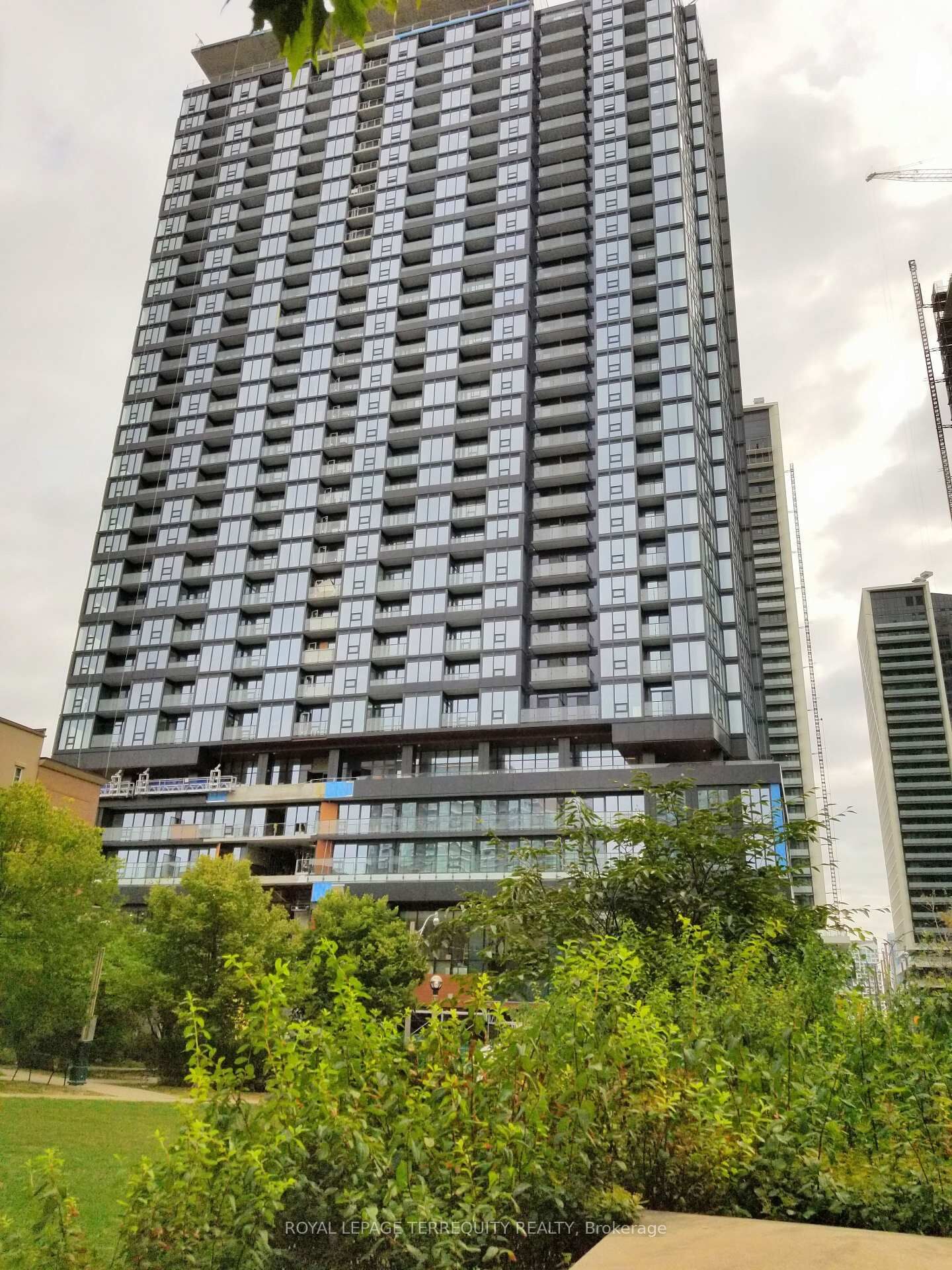 Property Photo:  19 Western Battery Road 3503  ON M6K 0E3 