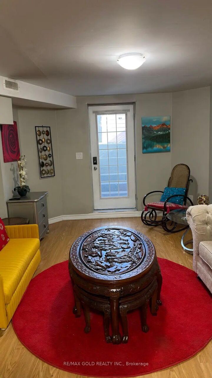 Property Photo: 3815 Althorpe Circle Bsmt ON L5N 7G3