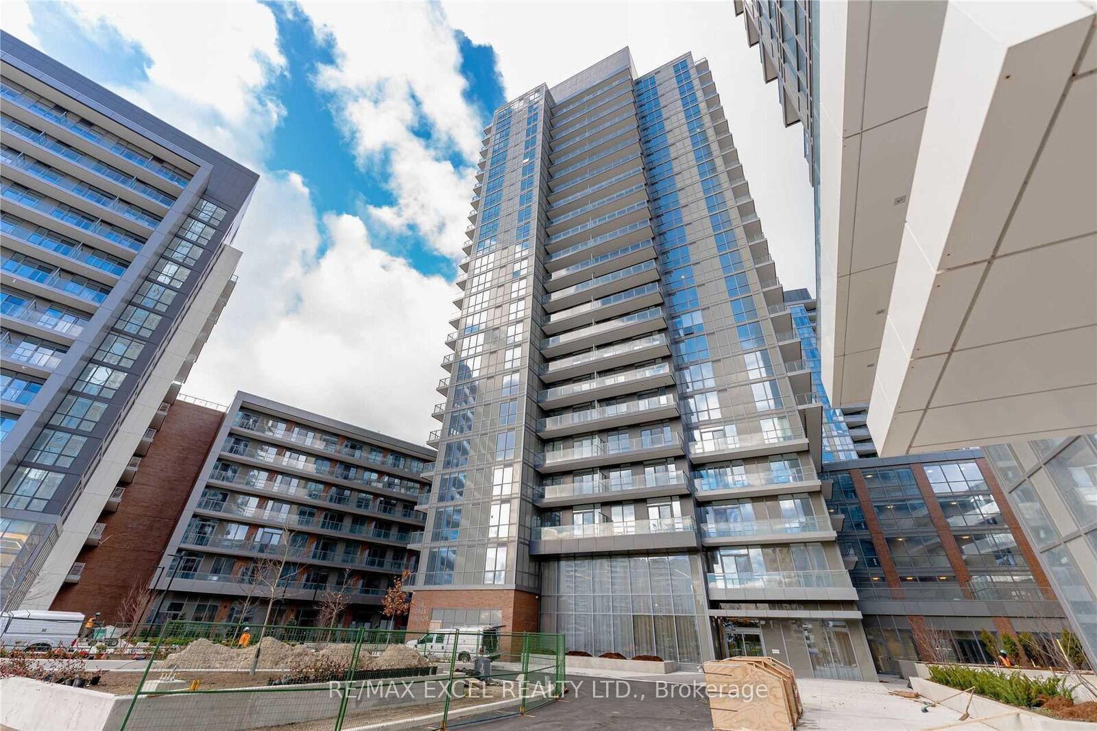 Property Photo: 38 Forest Manor Drive 1102 ON M2J 1M5
