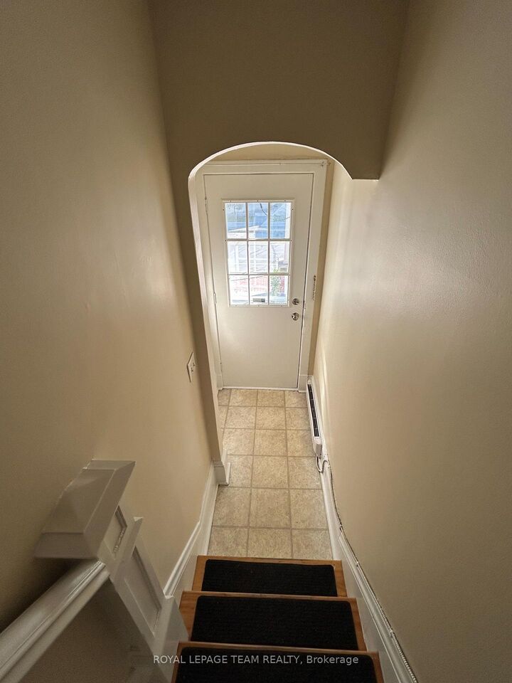 Property Photo:  427 Sunnyside Avenue B  ON K1S 0S6 