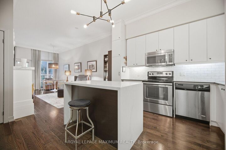 Property Photo:  8 Fieldway Road 104  ON M8Z 0C3 