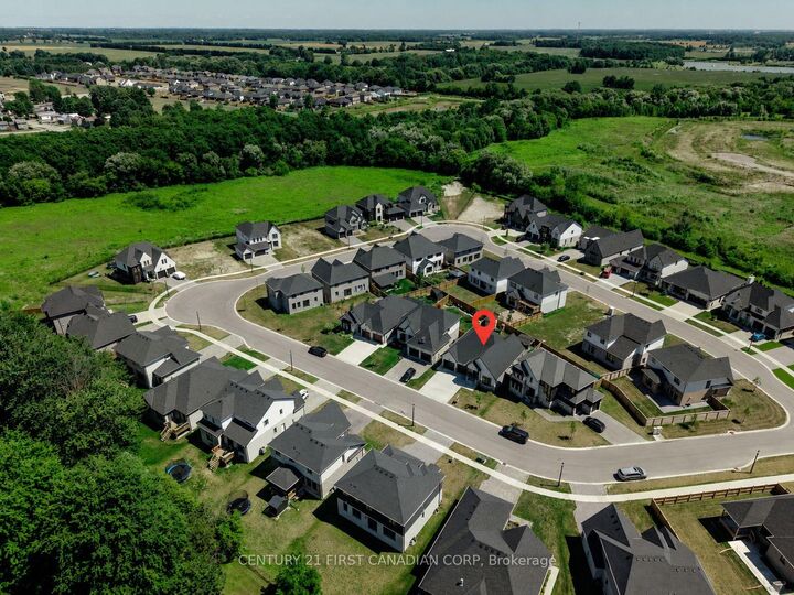 Property Photo:  126 Aspen Circle  ON N0M 2P0 