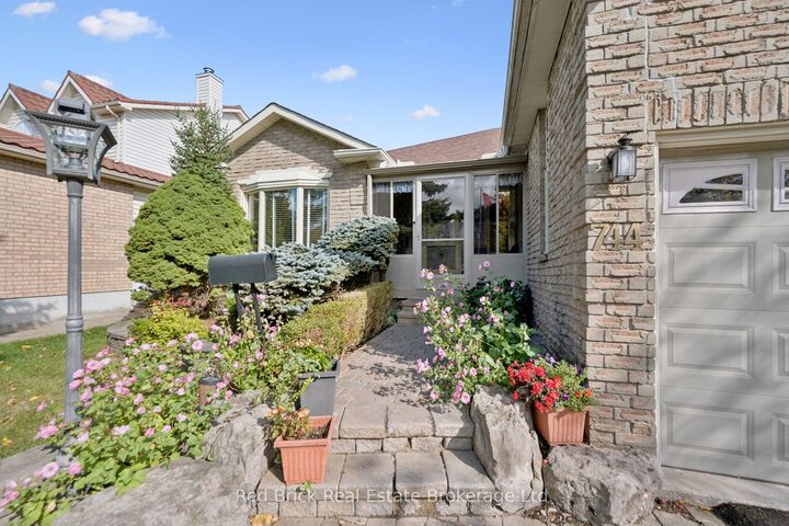 Property Photo:  744 Woodhill Drive  ON N1M 3N2 