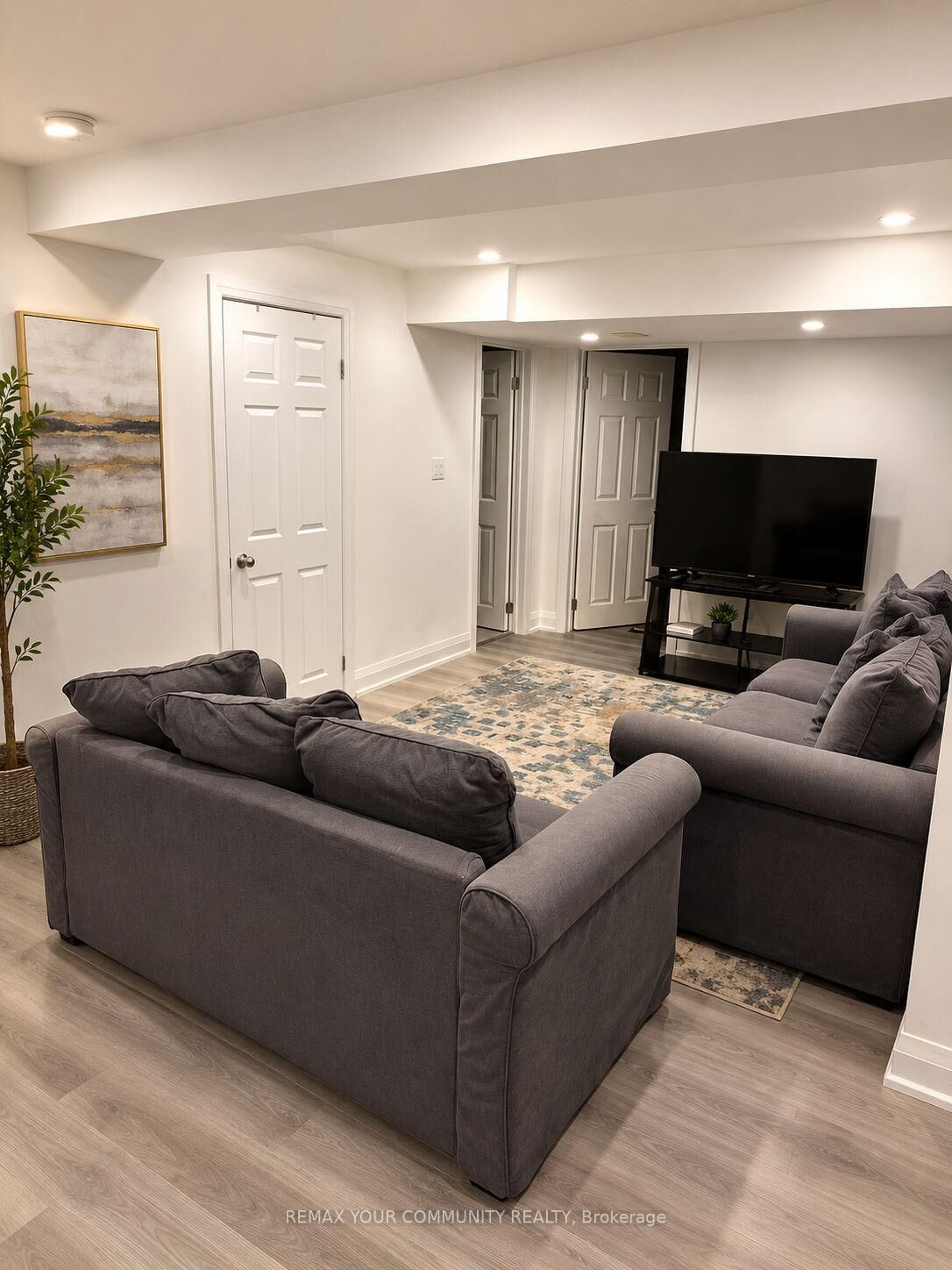 Property Photo:  243 Orchard Heights Boulevard  ON L4G 5A2 