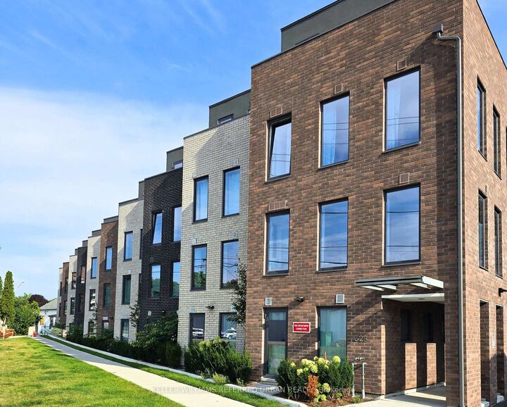 Property Photo:  325 University Avenue W 316  ON K9A 3S9 