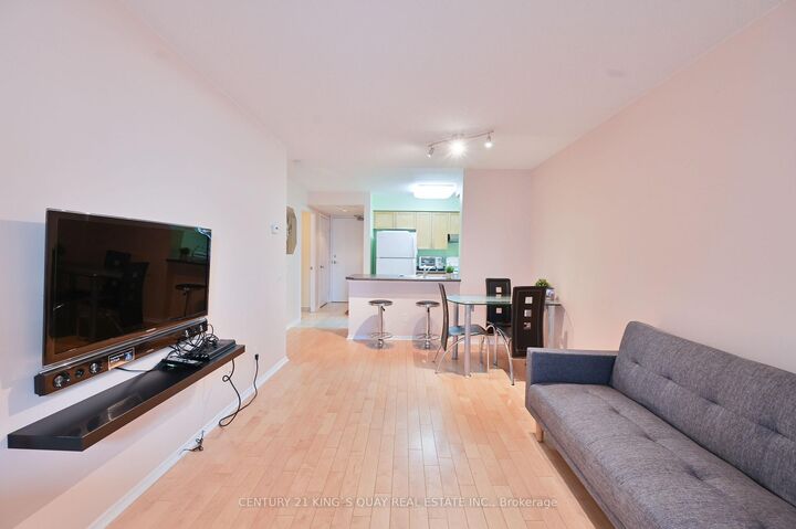 Property Photo:  155 Beecroft Road 612  ON M2N 7C6 