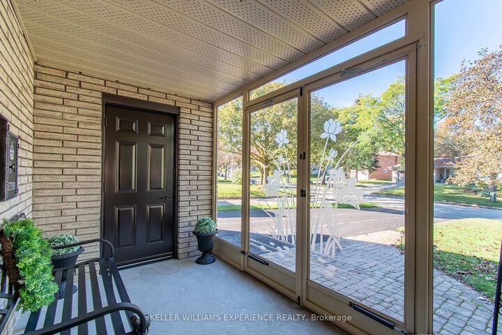 Property Photo:  15 Woodcrest Road  ON L4N 2V4 