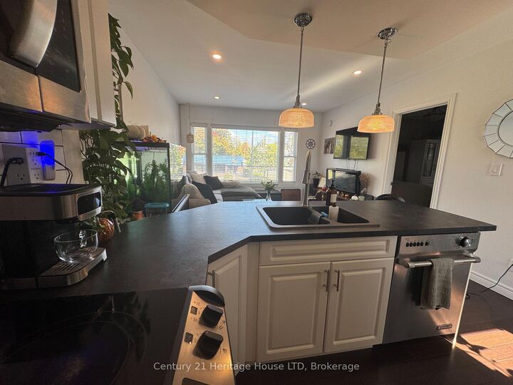 Property Photo: 371 Ridge Road N #Upper ON L0S 1N0