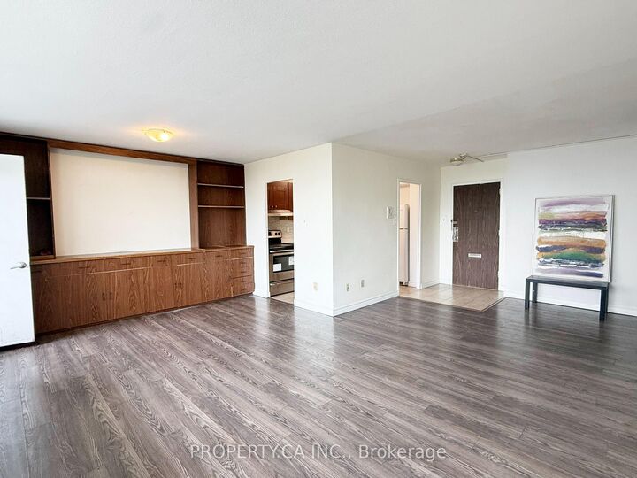 Property Photo:  10 Parkway Forest Drive 411  ON M2J 1L3 