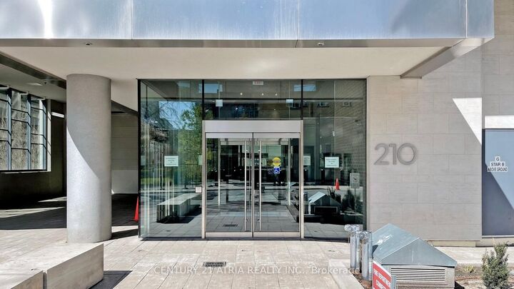 Property Photo:  210 Simcoe Street 1003  ON M5T 0A9 
