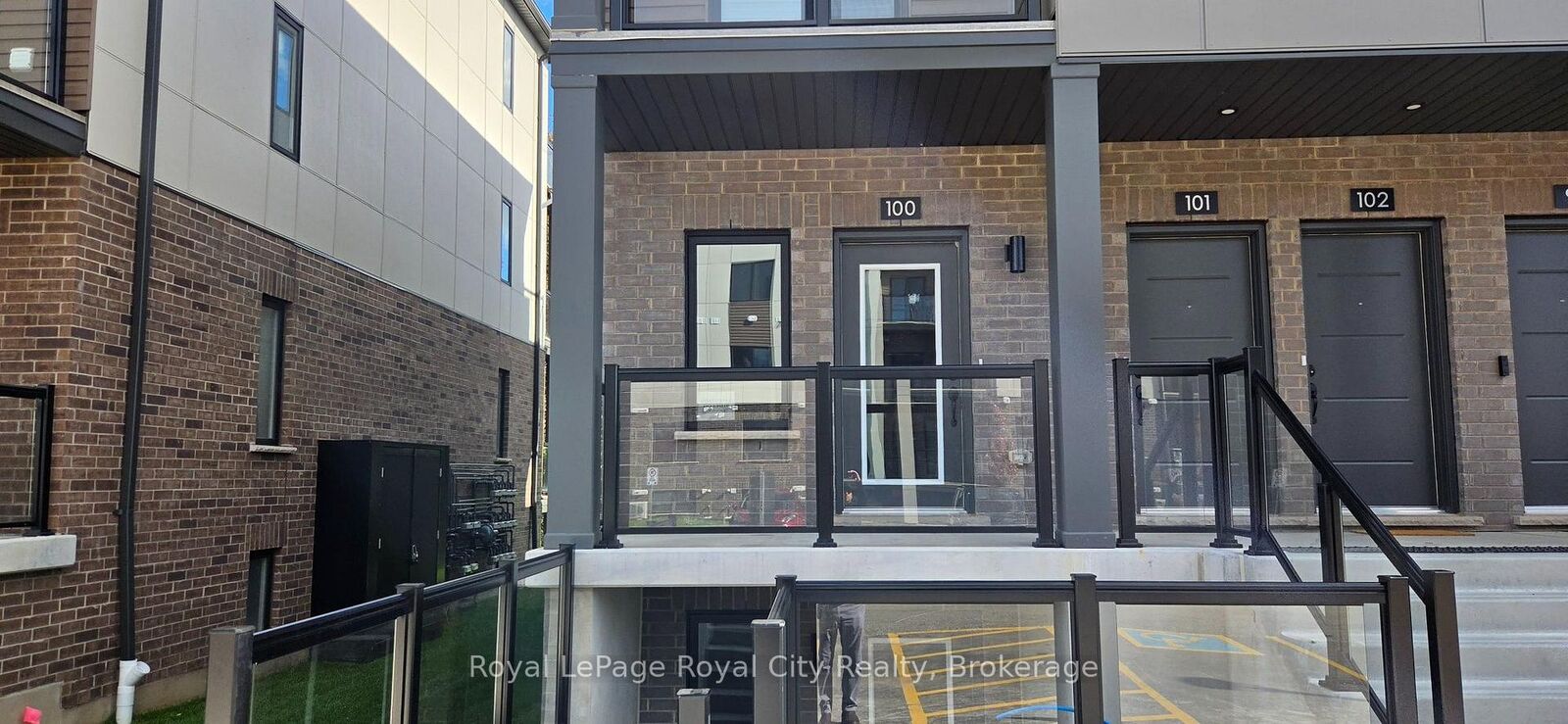 Property Photo:  42 Lowes Road SW 100  ON N1G 0H6 