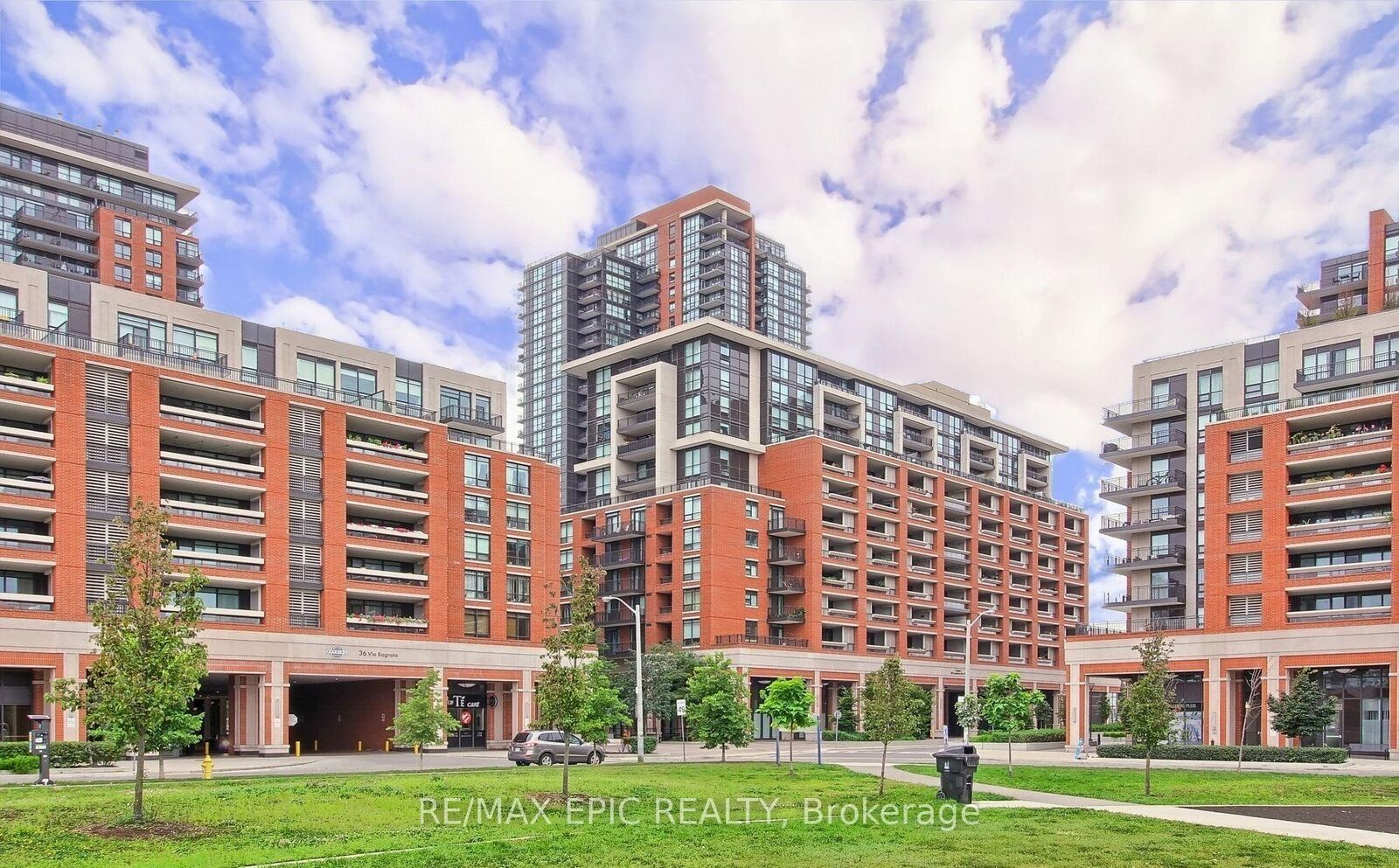 Property Photo: 830 Lawrence Avenue W 1203 ON M6A 1C3