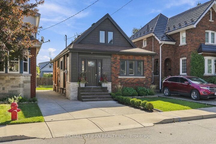 Property Photo:  77 Houghton Avenue S  ON L8K 2M9 