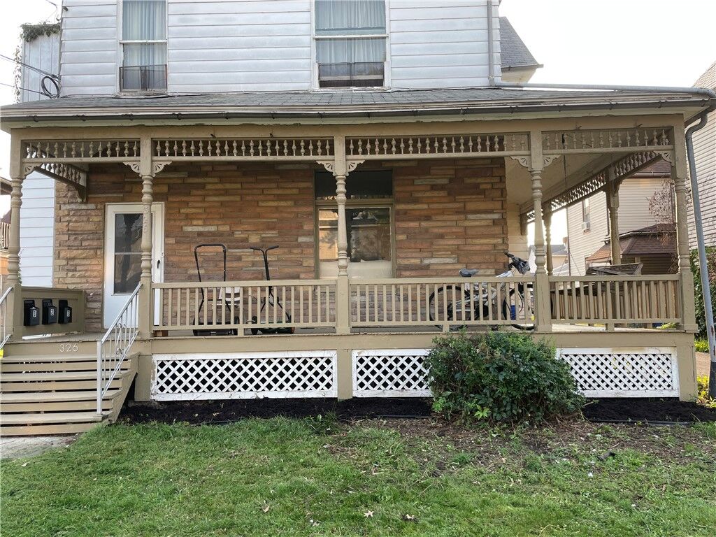 Property Photo: 326 Franklin St PA 16001