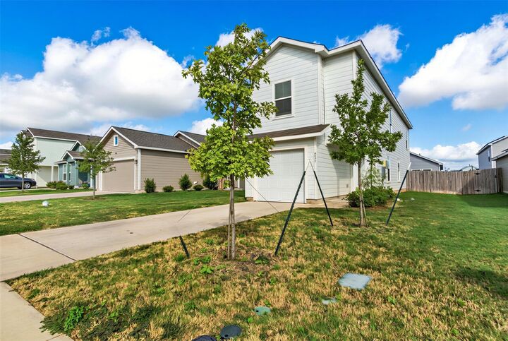Property Photo: 231 Gabbro Gardens TX 78656