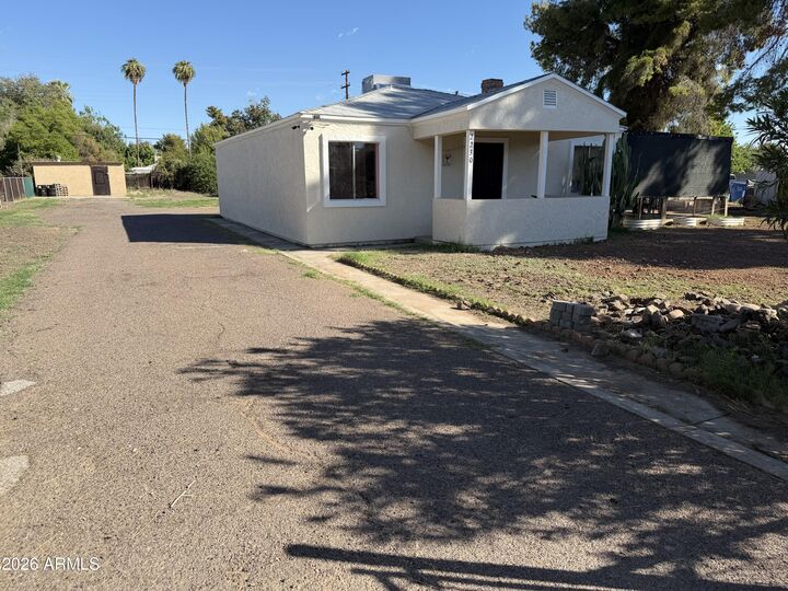 Property Photo:  2230 W Morten Avenue  AZ 85021 