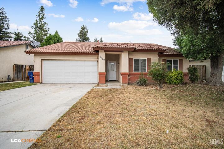 Property Photo:  9820 Battersea Park Drive  CA 93312 