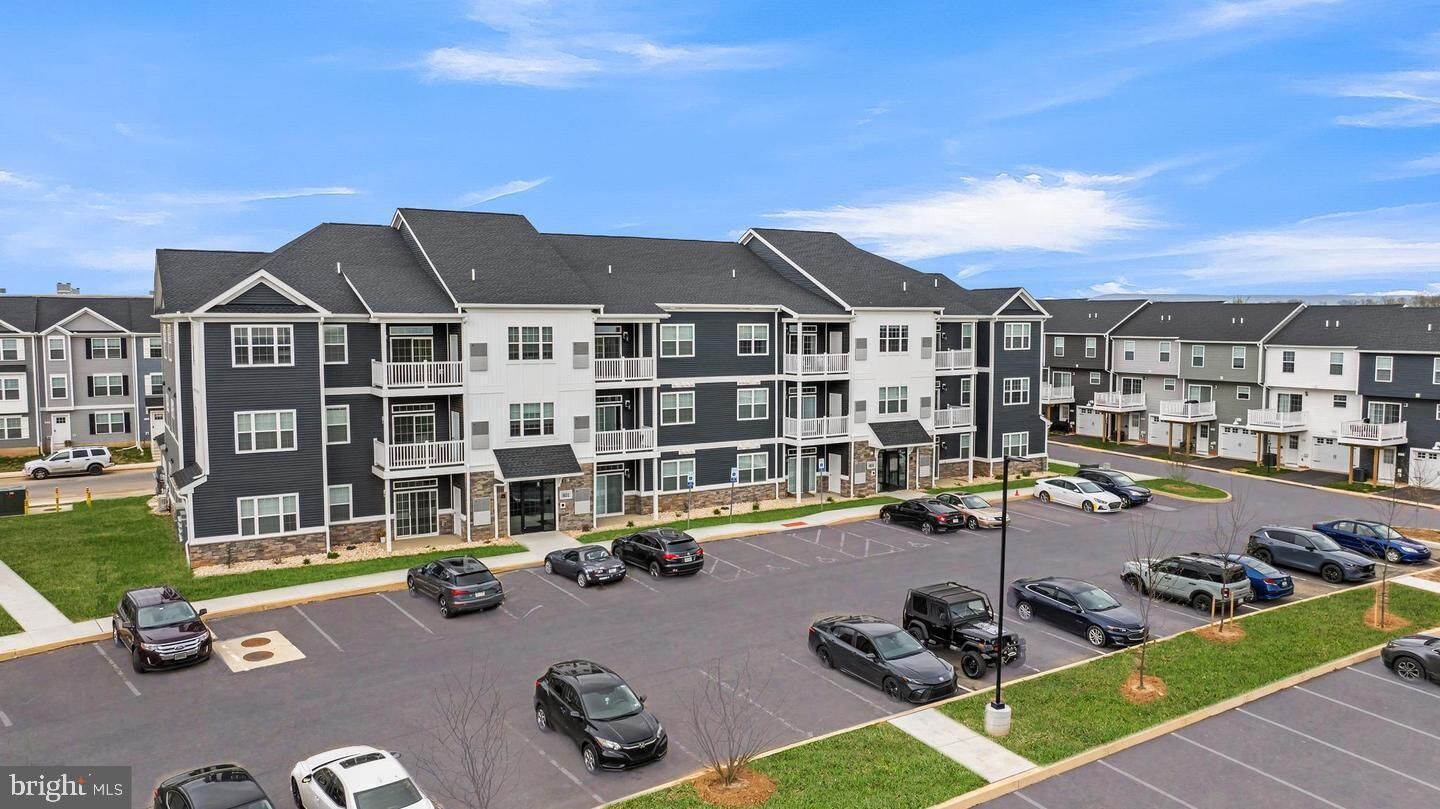 Property Photo:  960 Setting Sun Ln 08-203  PA 17201 