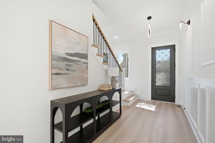 Property Photo:  1905 N Taylor Street  VA 22207 