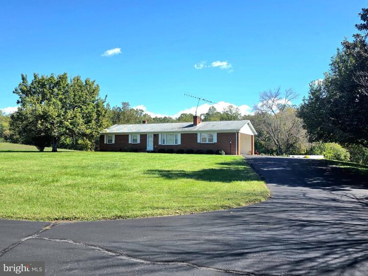 Property Photo: 17195 Reva Road VA 22701