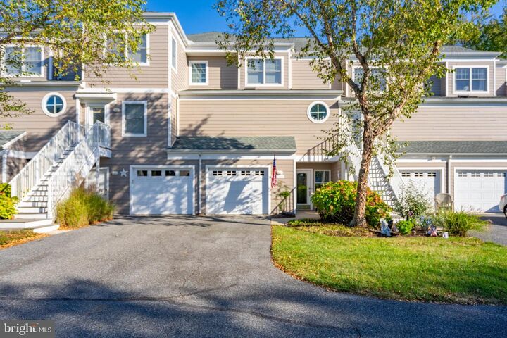 Property Photo: 38222 Lookout Lane 1051 DE 19975