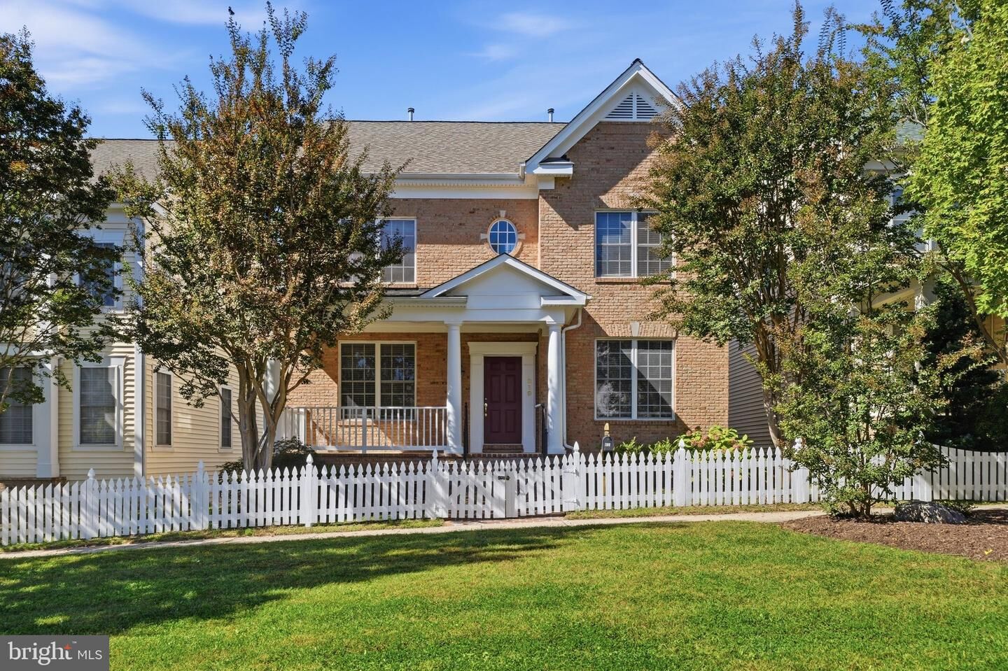 Property Photo: 819 Royal Crescent MD 20850