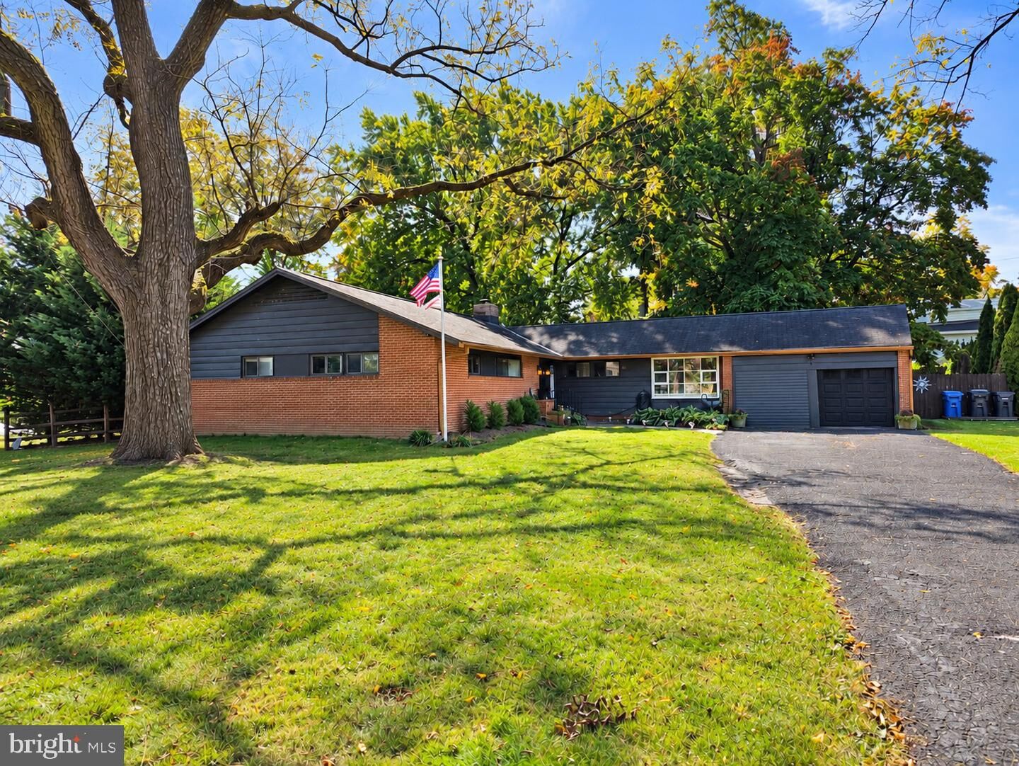 Property Photo:  1052 Kingsley Road  PA 19046 