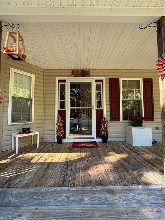 Property Photo: 9430 Sheldon Ln VA 23061