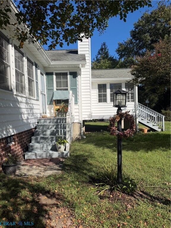 Property Photo:  119 Kayak Trail  VA 23109 