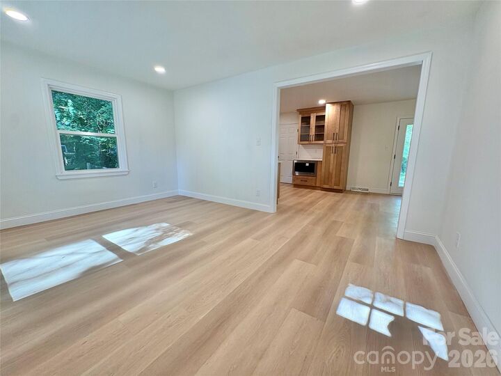 Property Photo:  5707 Kallam Court  NC 28215 
