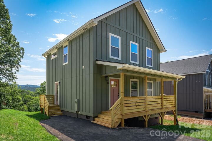 Property Photo: 12 Crestfield Avenue NC 28804