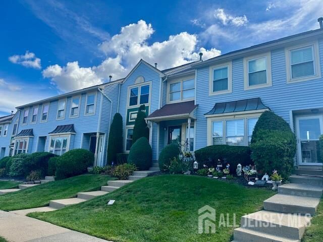 Property Photo:  7 Heritage Square  NJ 08872 