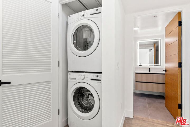 Property Photo: 11013 Hartsook St, Unit 304 CA 91601