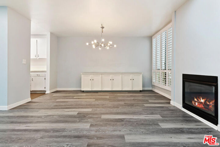 Property Photo:  927 N Kings Rd, Unit 107  CA 90069 