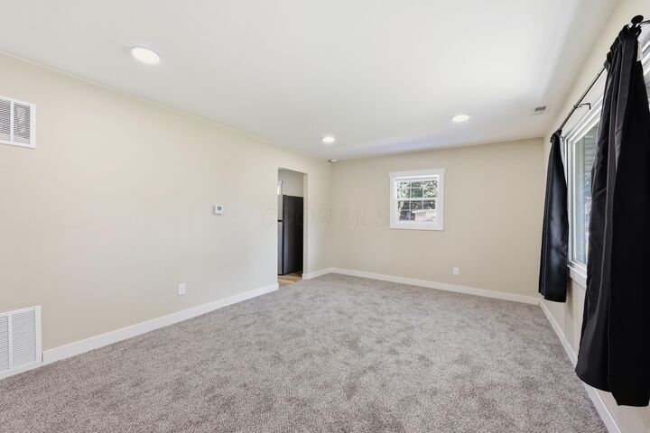 Property Photo: 231 N George Street OH 43130