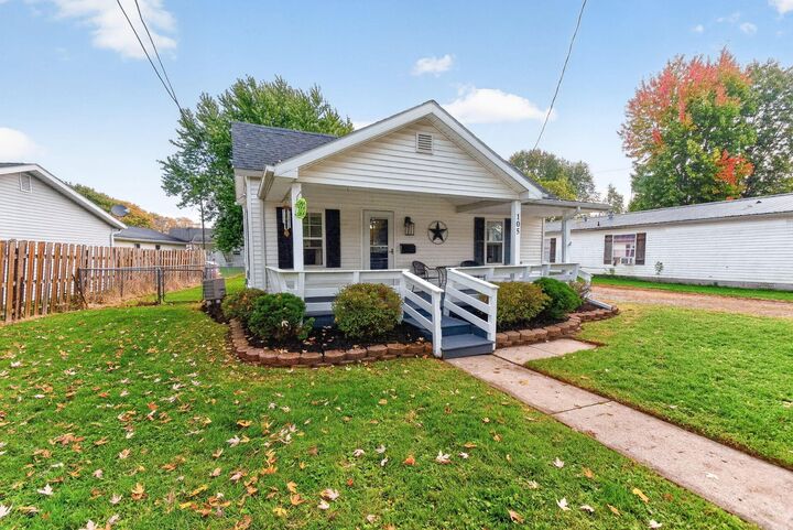 Property Photo:  105 Pearl Street  OH 43344 