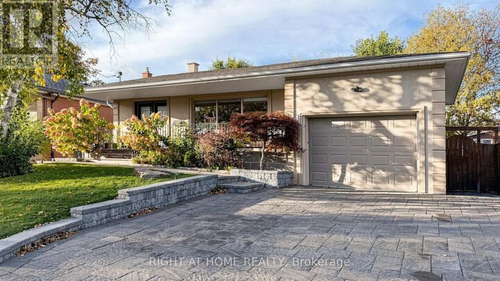 Property Photo:  24 Stonedene Boulevard  ON M2R 3C7 
