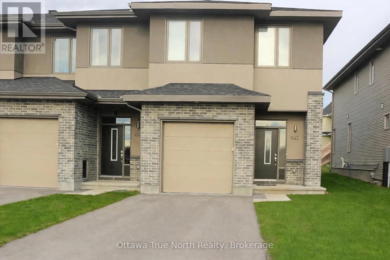Property Photo: 647 Gabriola Way ON K2T 0E2