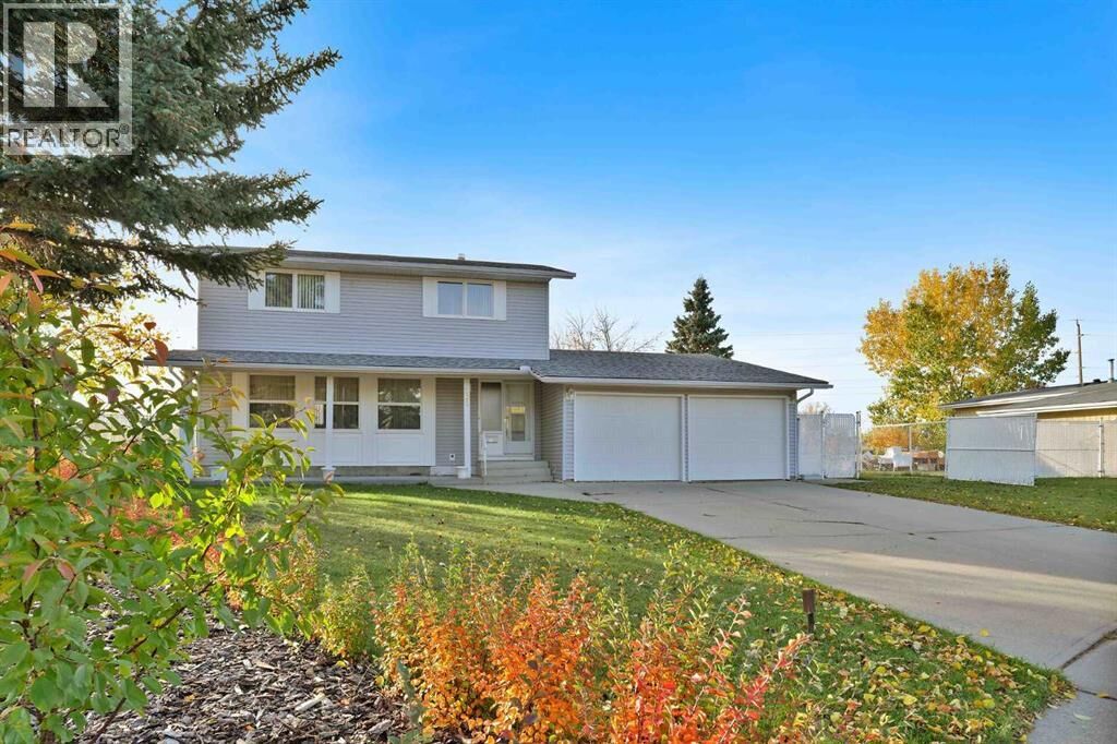 Property Photo: 161 Braniff Crescent Southwest AB T2W 2M3