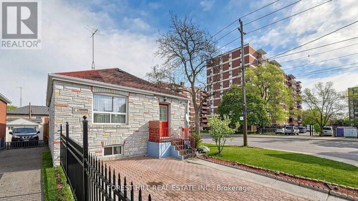 Property Photo:  2 Ellins Avenue  ON M6N 2A1 