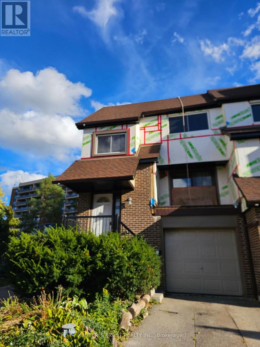 Property Photo:  6780 Formentera Avenue 64  ON L5N 2L1 