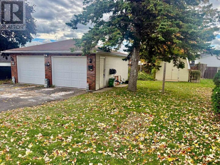 Property Photo:  112 Twelfth Street East  ON K6H 6S7 