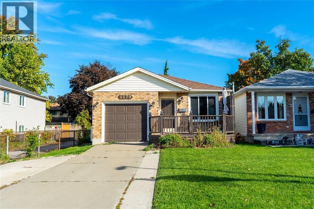 Property Photo:  1279 Thistledown Avenue  ON N7S 5A8 