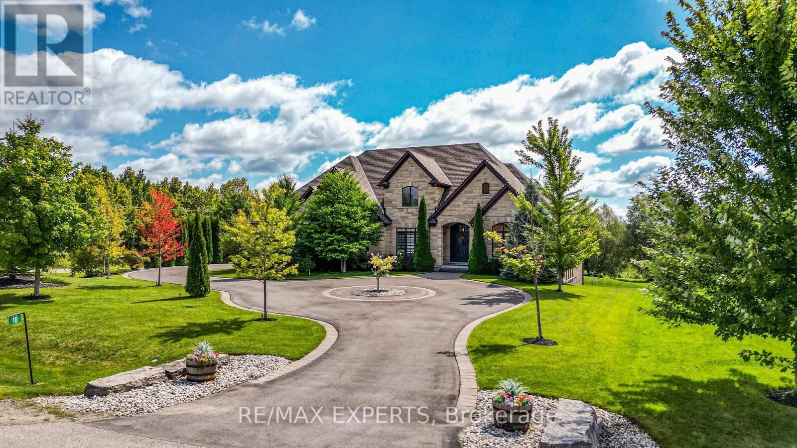 Property Photo: 10 Old Ruby Lane ON N0B 2J0