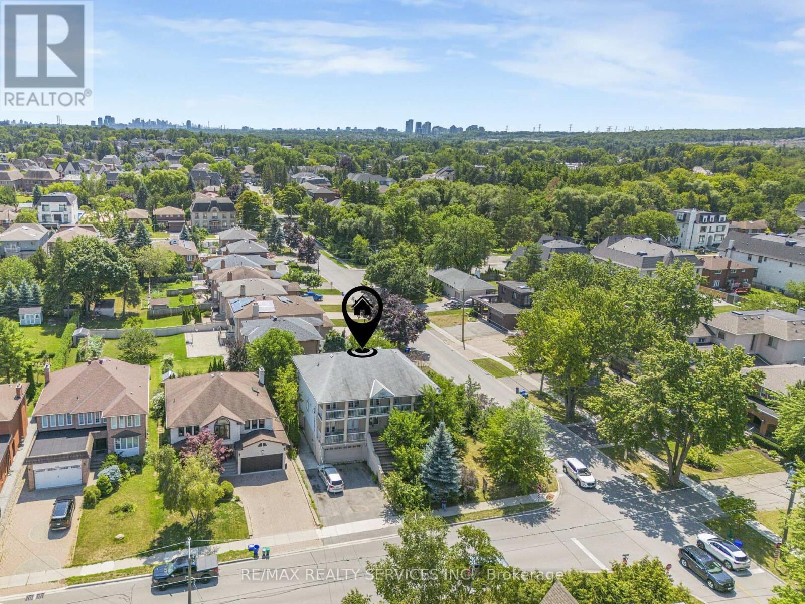 Property Photo:  135 Spruce Avenue  ON L4C 6V9 