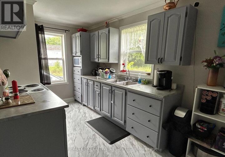 Property Photo: 840-842 Worthington Street East ON P1B 1J4