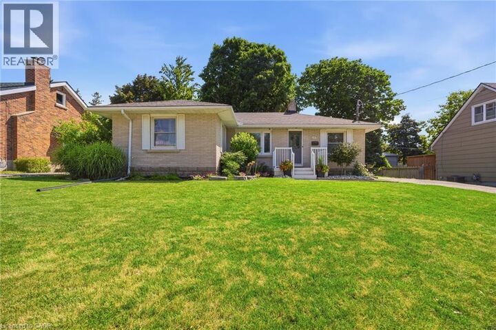 Property Photo:  402 Wellington Street North  ON N4S 6S7 