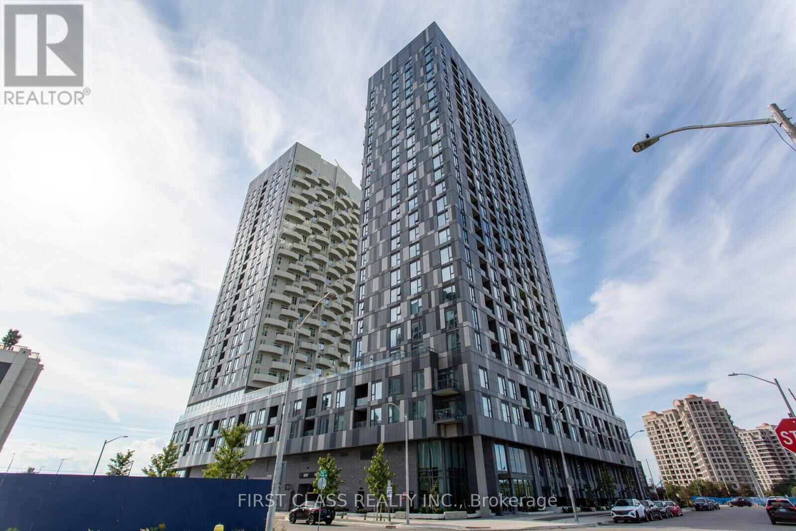 Property Photo:  474 Caldari Road 403  ON L4K 0R5 